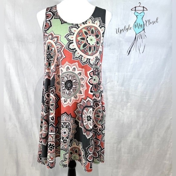 Boutique all over medallion print boho dress with pockets size large - Picture 2 of 5